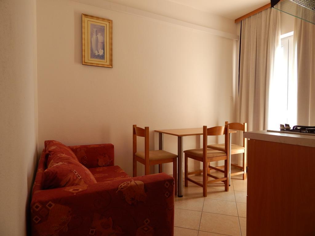Apartments Marija Pag Town Chambre photo